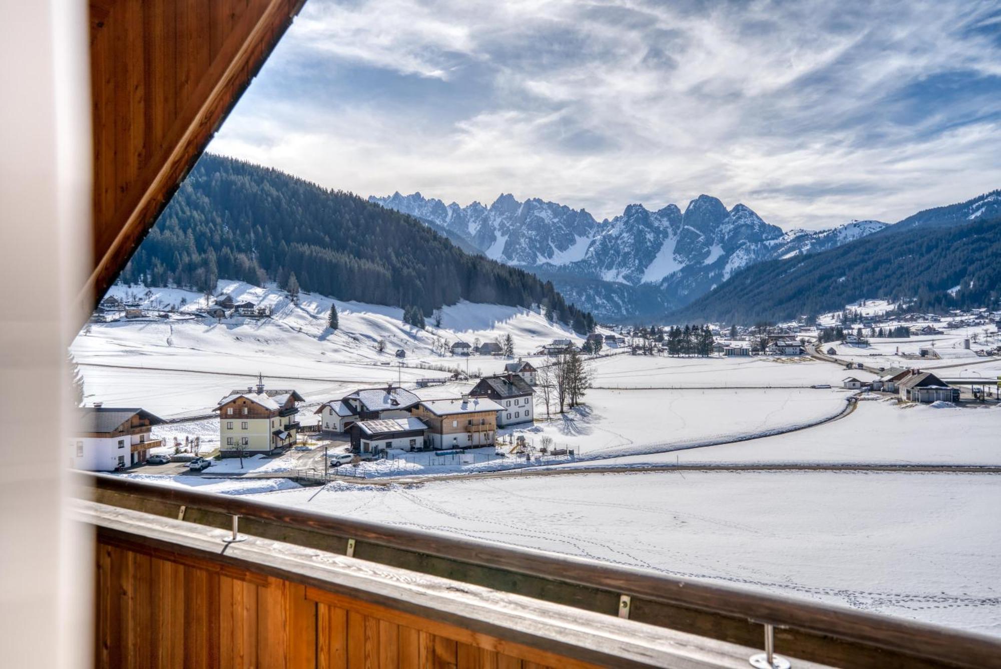 Cooee Alpin Hotel Dachstein Gosau Exterior photo